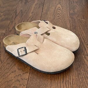 Birkenstock Suede Mules in Light Tan